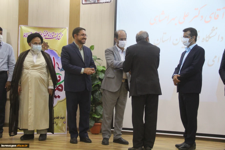آیین تکریم و معارفه  سرپرست مدیریت امور پردیس های استان هرمزگان 37