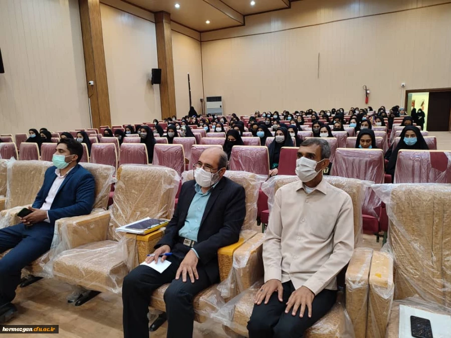 نشست صمیمی مدیریت پردیس های استان هرمزگان با دانشجو معلمان 6
