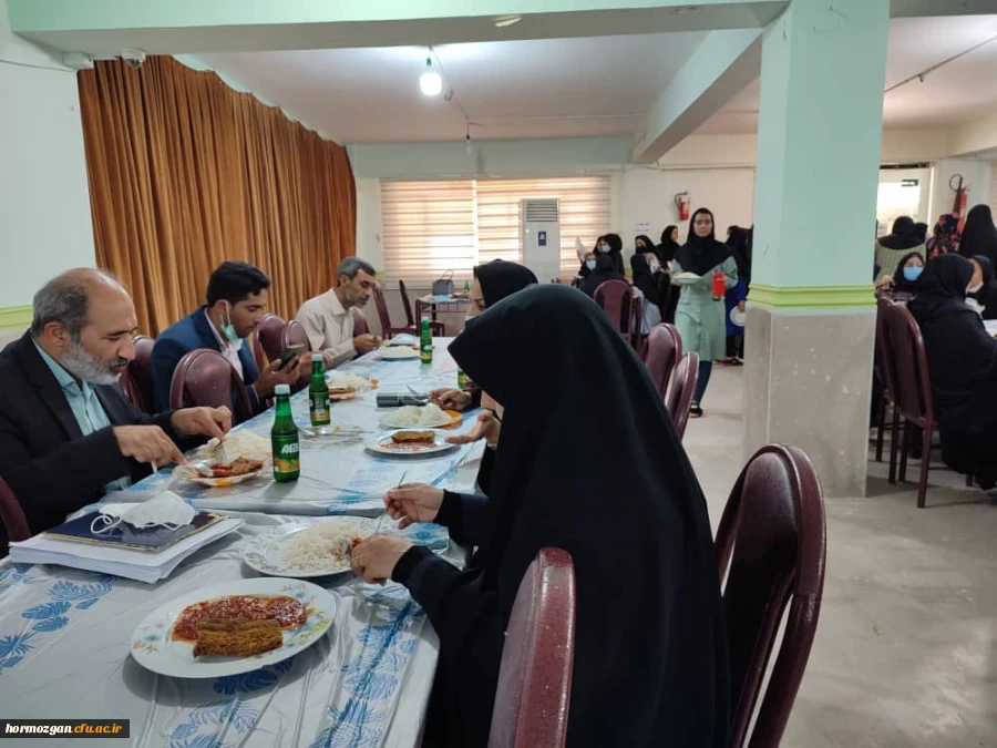 نشست صمیمی مدیریت پردیس های استان هرمزگان با دانشجو معلمان 9