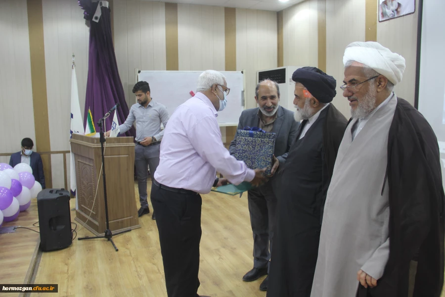  برگزاری آیین استقبال از نو دانشجو معلمان ورودی 1401 دانشگاه فرهنگیان هرمزگان 37