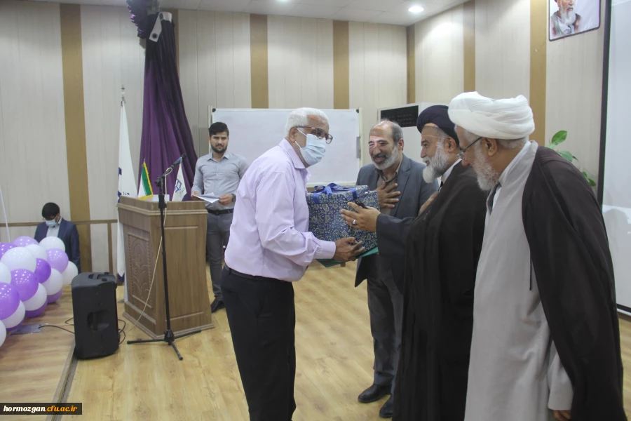  برگزاری آیین استقبال از نو دانشجو معلمان ورودی 1401 دانشگاه فرهنگیان هرمزگان 38