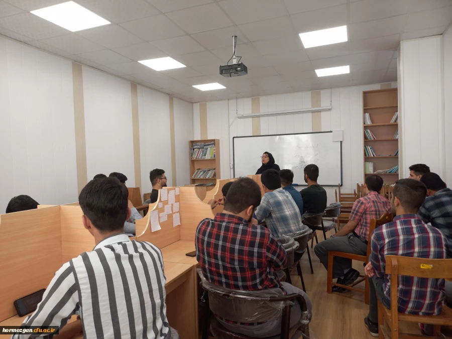   دوره آموزش امداد و نجات با همکاری سازمان هلال احمر در دانشگاه فرهنگیان برگزار گردید. 2