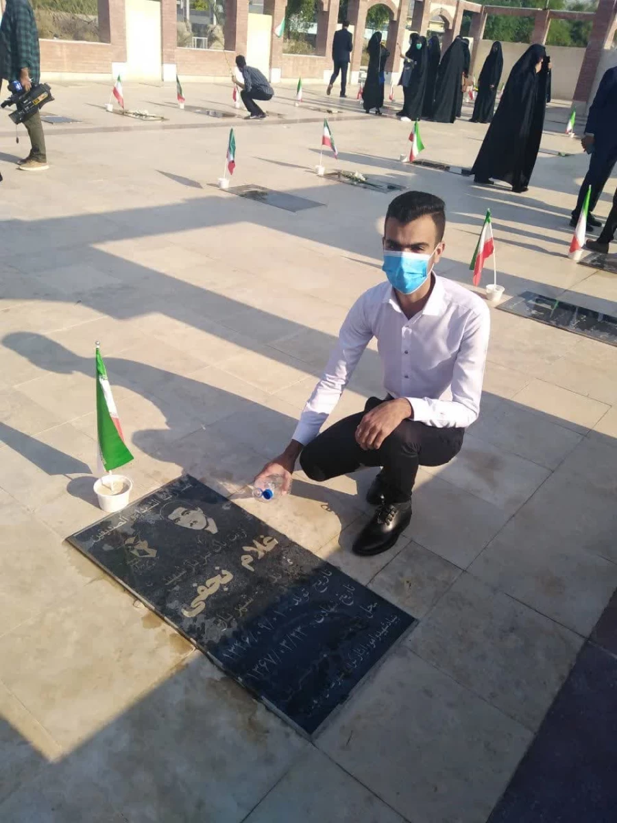 مراسم غبارروبی مزار شهداء،شهرستان رودان در روز دانشجو2