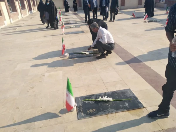 مراسم غبارروبی مزار شهداء،شهرستان رودان در روز دانشجو4