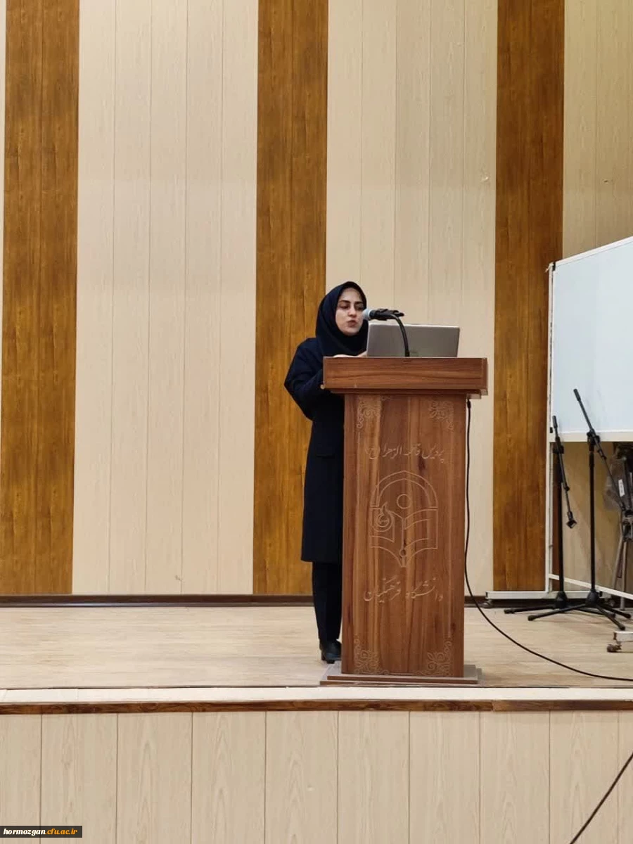 کارگاه در خصوص ارائه تسهیلات بنیاد ملی نخبگان ویژه دانشجویان برتر در پردیس فاطمه الزهرا (س) هرمزگان برگزار گردید. 4