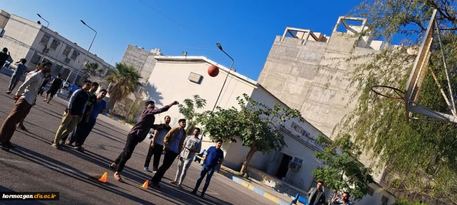 درادامه اجرای طرح (سه شنبه های شاد ورزشی ) برنامه مسابقه  دومین دوره پرتاب توپ بسکتبال در دانشگاه فرهنگیان هرمزگان برگزار شد. 2