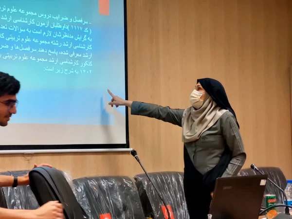 کارگاه  ((سرنوشت علوم تربیتی پس از کارشناسی )) در سالن کنفرانس پردیس شهید بهشتی با حضور دانشجویان توسط انجمن علوم تربیتی   برگزار گردید 2