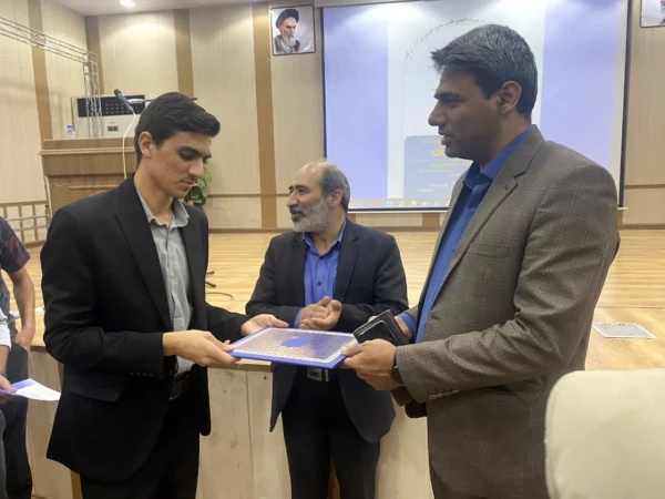 کارگاه آشنایی با بنیاد ملی نخبگان با تلاش معاونت آموزشی پژوهشی دانشگاه فرهنگیان هرمزگان برگزار شد. 5