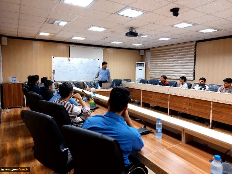 کارگاه  ((مسئله یابی، حل و ارائه راهکار  )) در دانشگاه فرهنگیان هرمزگان برگزار گردید 2