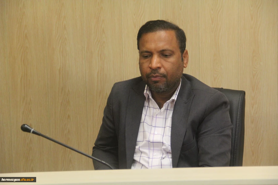  انتخاب چهارمین دوره مدیران گروه در دانشگاه فرهنگیان هرمزگان همزمان با سراسر کشور با حضور مدیر امور پردیس های استان و اعضای هیئت علمی و مدرسان رسمی دانشگاه برگزار گردید. 4