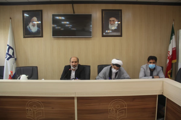  انتخاب چهارمین دوره مدیران گروه در دانشگاه فرهنگیان هرمزگان همزمان با سراسر کشور با حضور مدیر امور پردیس های استان و اعضای هیئت علمی و مدرسان رسمی دانشگاه برگزار گردید. 4