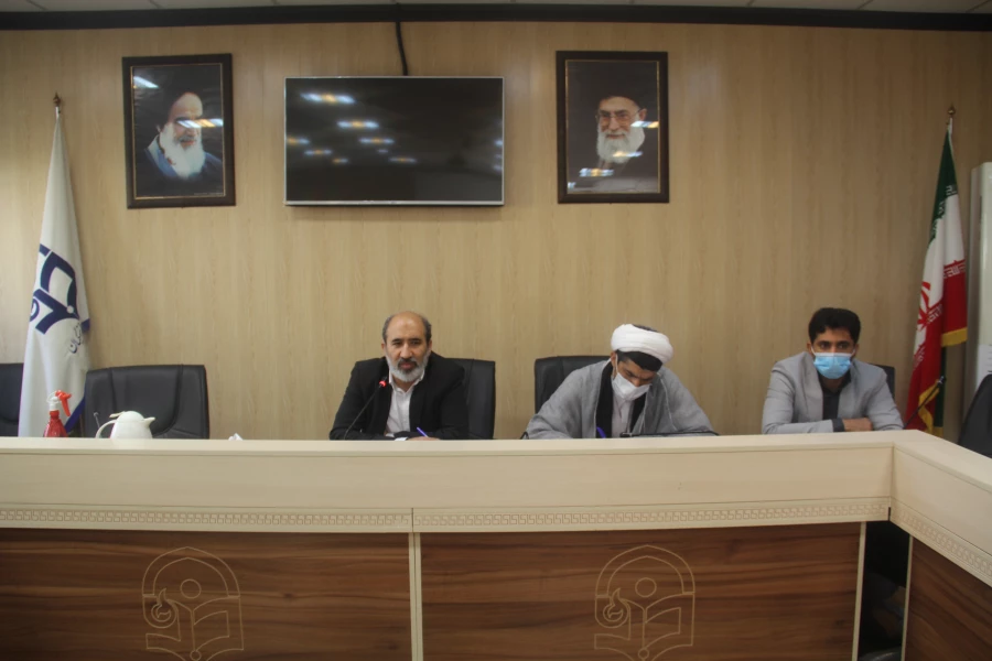  انتخاب چهارمین دوره مدیران گروه در دانشگاه فرهنگیان هرمزگان همزمان با سراسر کشور با حضور مدیر امور پردیس های استان و اعضای هیئت علمی و مدرسان رسمی دانشگاه برگزار گردید. 4