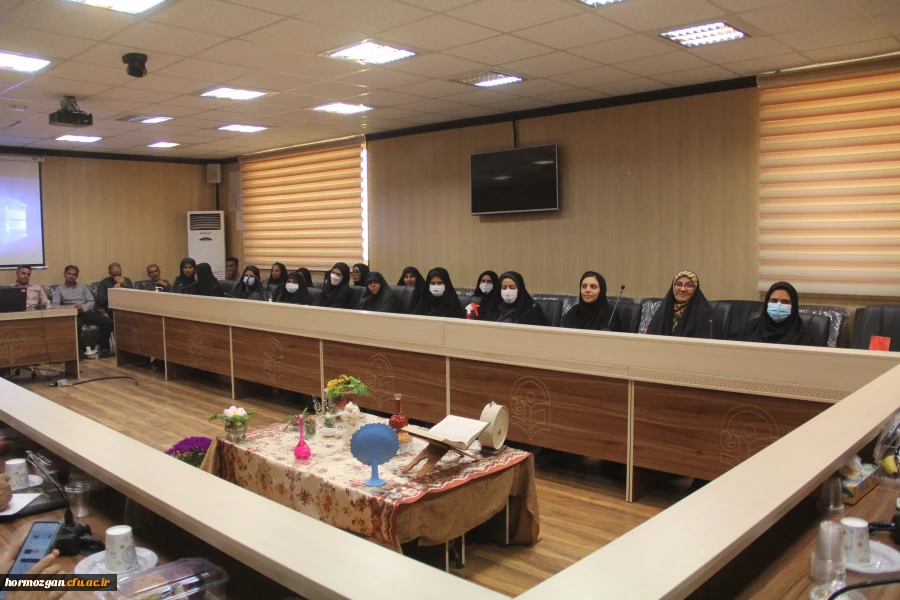 نشست صمیمانه پایانی سال 1401 با همکاران دانشگاه فرهنگیان هرمزگان : 17