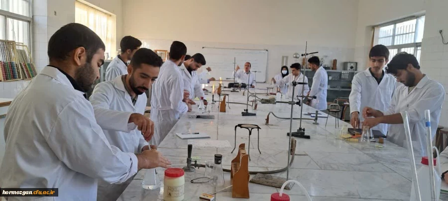 آزمایشگاه ها  و کتابخانه ها