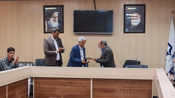 نشست دانشجویان رشته علوم تجربی با موضوع "بیان تجربیات و آشنایی با زندگی نامه پروفسور منوچهر وثوقی" 4