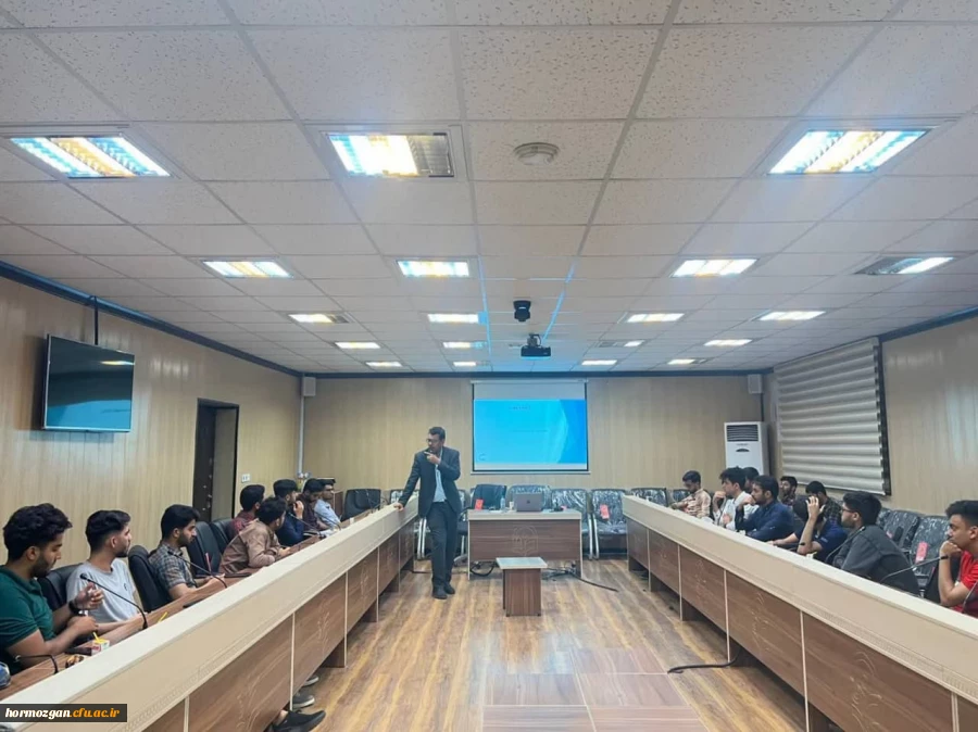 کارگاه  تبیین مولفه های اخلاق حرفه ای در دانشگاه فرهنگیان هرمزگان 5