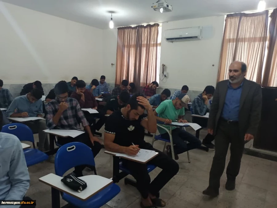 بازدید آقای دکتر بهرامشاهی ، مدیریت امورپردیس های دانشگاه فرهنگیان هرمزگان

از روند آزمون هماهنگ کشوری پایان ترم دانشجو معلمان دانشگاه فرهنگیان 3