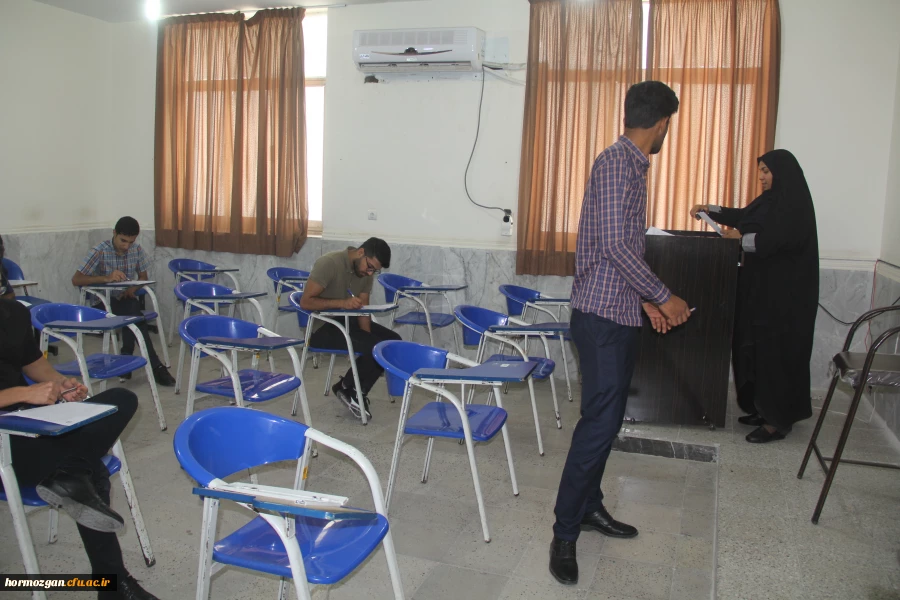 بازدید آقای دکتر بهرامشاهی ، مدیریت امورپردیس های دانشگاه فرهنگیان هرمزگان

از روند آزمون هماهنگ کشوری پایان ترم دانشجو معلمان دانشگاه فرهنگیان 13