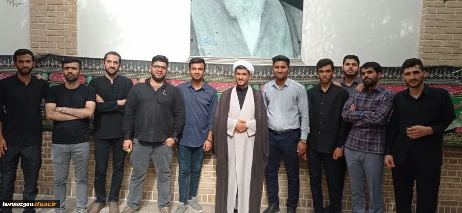 جمعی از دانشجویان دانشگاه فرهنگیان  هرمزگان در حسینیه امام خمینی  3