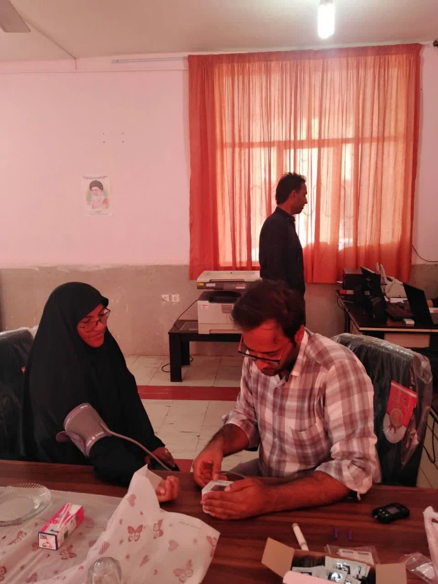  تست غربالگری دیابت و فشارخون ،کارکنان ودانشجویان دانشگاه فرهنگیان رودان 4