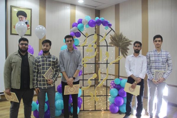 مراسم گرامیداشت ۱۶ آذر، روز دانشجو در پردیس شهید بهشتی بندرعباس برگزار گردید. 17