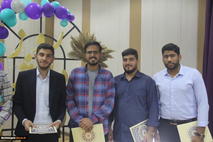 مراسم گرامیداشت ۱۶ آذر، روز دانشجو در پردیس شهید بهشتی بندرعباس برگزار گردید. 18