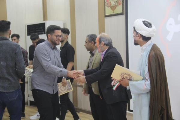 مراسم گرامیداشت ۱۶ آذر، روز دانشجو در پردیس شهید بهشتی بندرعباس برگزار گردید. 13