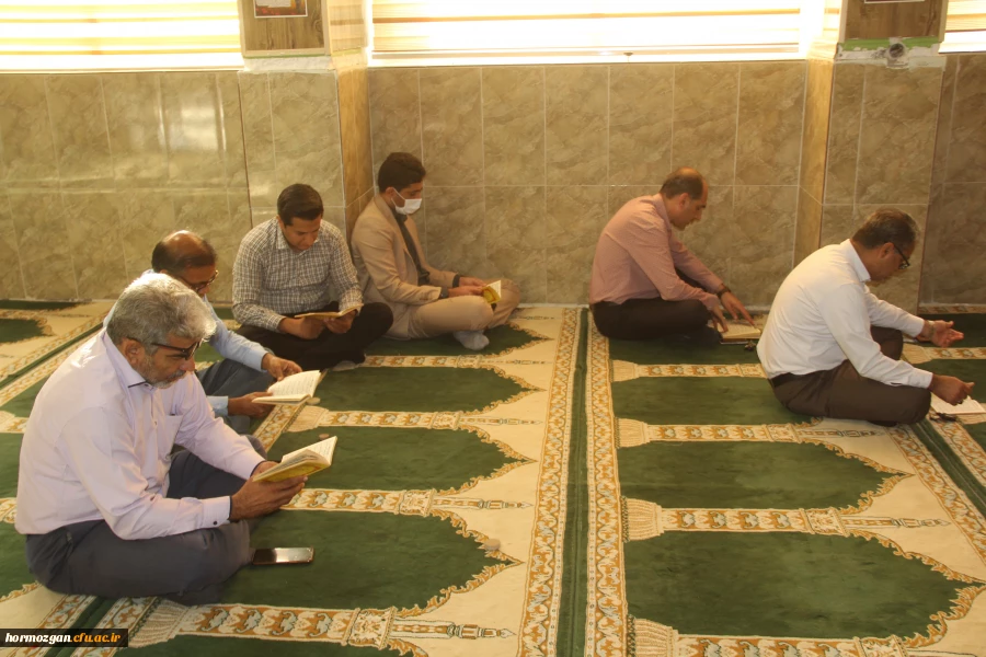 برگزاری مراسم پرفیض و روح بخش زیارت عاشورا  بمناسبت شهادت حضرت فاطمه الزهرا (س) در دانشگاه فرهنگیان هرمزگان 7