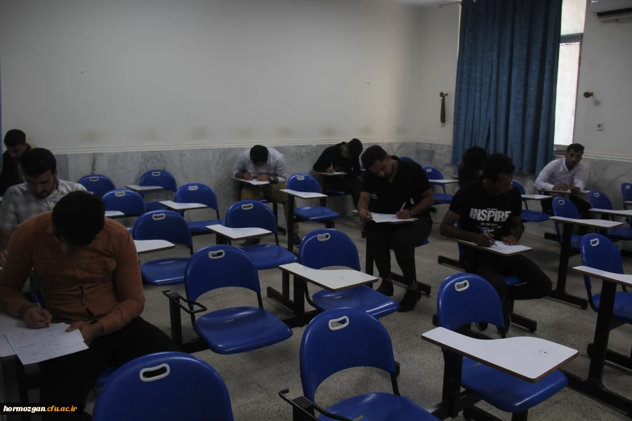 
 امتحانات پــایــان نیمســال اول
ورودی های  99
 14