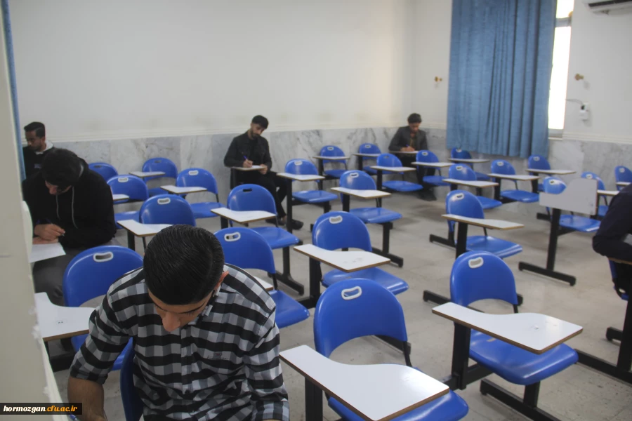 
 امتحانات پــایــان نیمســال اول
ورودی های  99
 16