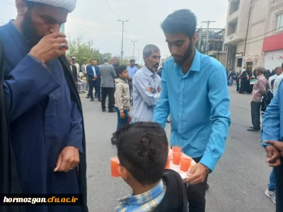  حضور استادان، کارکنان و دانشجومعلمان دانشگاه فرهنگیان هرمزگان مرکز آموزش  تابعه رودان، در میان انبوه راهپیمایان یوم الله ۲۲ بهمن و خلق حماسه ای دیگر