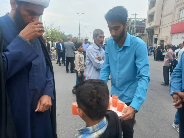  حضور استادان، کارکنان و دانشجومعلمان دانشگاه فرهنگیان هرمزگان مرکز آموزش  تابعه رودان، در میان انبوه راهپیمایان یوم الله ۲۲ بهمن و خلق حماسه ای دیگر 2