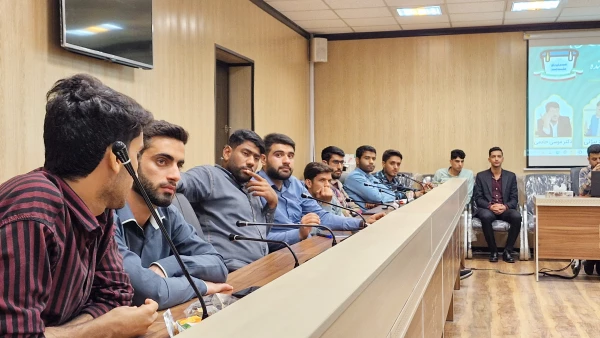 نشست خواص شتاب دهنده پیرامون نقش آفرینی دانشجو معلمان در انتخابات 6