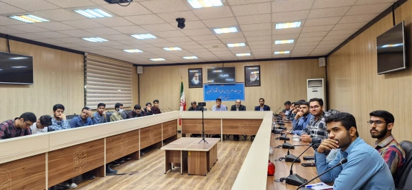 نشست خواص شتاب دهنده پیرامون نقش آفرینی دانشجو معلمان در انتخابات 14