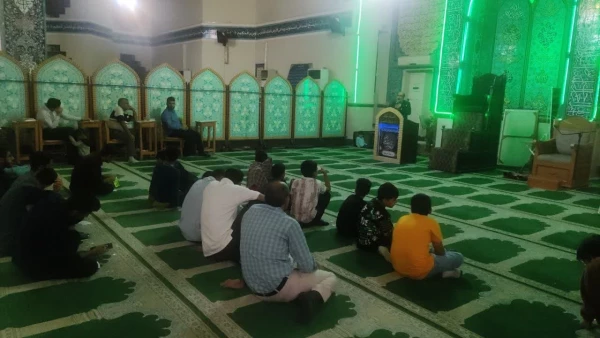 حضورمدیریت امور پردیس های دانشگاه فرهنگیان هرمزگان و دانشجومعلمان محترم درمراسم جشن میلاد حضرت مهدی (عجل الله) در مسجد قدس شهر بندرعباس وسخنرانی دکتر بهرامشاهی در خصوص حضور مردم در انتخابات مجلس شورای اسلامی 
 2