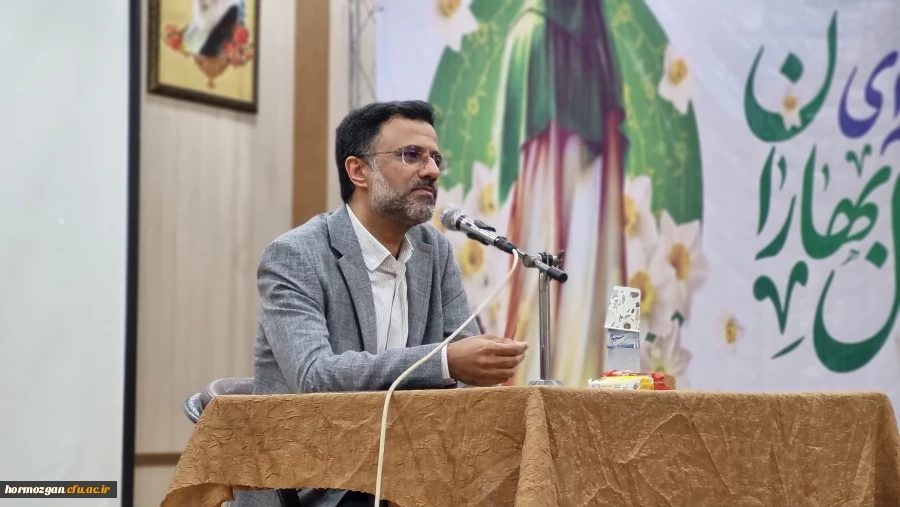 برگزاری نشست پرسش و پاسخ با محوریت شرکت در انتخابات آری یا خیر در دانشگاه فرهنگیان هرمزگان 8