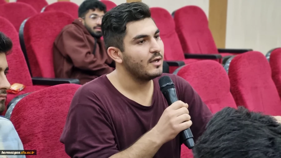 برگزاری نشست پرسش و پاسخ با محوریت شرکت در انتخابات آری یا خیر در دانشگاه فرهنگیان هرمزگان 10