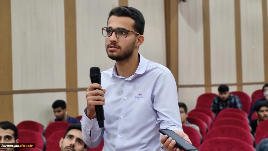 برگزاری نشست پرسش و پاسخ با محوریت شرکت در انتخابات آری یا خیر در دانشگاه فرهنگیان هرمزگان 12