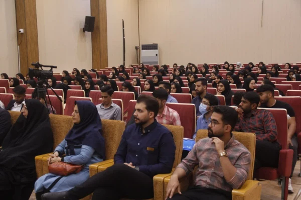 اولین جلسه از دوره علمی جامعه شناسی و علوم اجتماعی با حضور جناب دکتر تقی آزاد ارمکی در دانشگاه فرهنگیان هرمزگان برگزار شد. 5