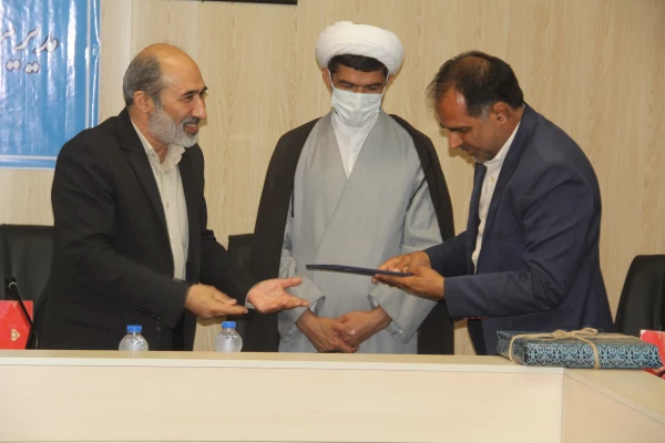 آیین تکریم و معارفه ریاست اداره حراست دانشگاه فرهنگیان هرمزگان با حضور دکتر میرزا زاده حسینی معاونت اداره کل حراست دانشگاه فرهنگیان و آقای مصلحی ریاست حراست اداره کل آموزش و پرورش استان هرمزگان 14