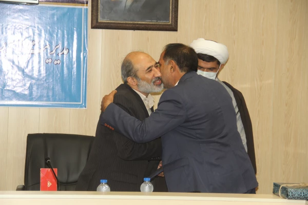 آیین تکریم و معارفه ریاست اداره حراست دانشگاه فرهنگیان هرمزگان با حضور دکتر میرزا زاده حسینی معاونت اداره کل حراست دانشگاه فرهنگیان و آقای مصلحی ریاست حراست اداره کل آموزش و پرورش استان هرمزگان 13