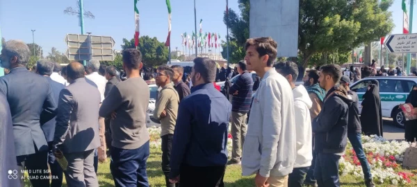 حضور معاونین ،مسئول نهاد رهبری و دانشجو معلمان پردیس شهید بهشتی در مراسم
 تشیح پیکر پاک شهید مدافع حرم ناو سالار یکم پاسدار
رضازارعی سومین شهید مدافع حرم استان هرمزگان 3