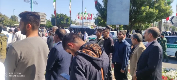 حضور معاونین ،مسئول نهاد رهبری و دانشجو معلمان پردیس شهید بهشتی در مراسم
 تشیح پیکر پاک شهید مدافع حرم ناو سالار یکم پاسدار
رضازارعی سومین شهید مدافع حرم استان هرمزگان 4