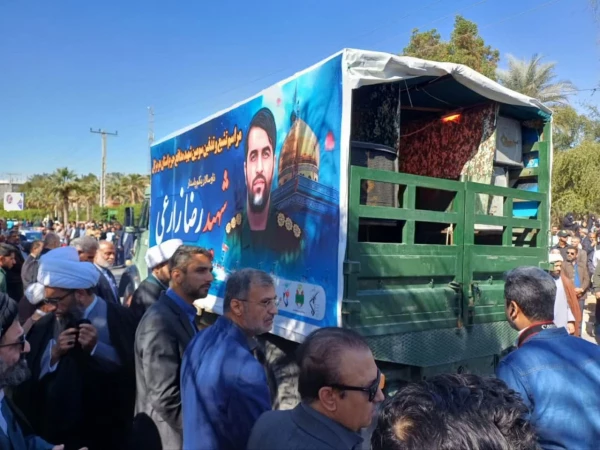 حضور معاونین ،مسئول نهاد رهبری و دانشجو معلمان پردیس شهید بهشتی در مراسم
 تشیح پیکر پاک شهید مدافع حرم ناو سالار یکم پاسدار
رضازارعی سومین شهید مدافع حرم استان هرمزگان 2