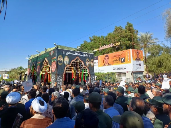 حضور معاونین ،مسئول نهاد رهبری و دانشجو معلمان پردیس شهید بهشتی در مراسم
 تشیح پیکر پاک شهید مدافع حرم ناو سالار یکم پاسدار
رضازارعی سومین شهید مدافع حرم استان هرمزگان 2