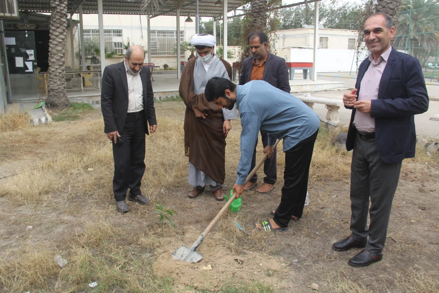 بمناسبت روز درختکاری با حضور مدیریت دانشگاه ، مسئولین و دانشجو معلمان دانشگاه فرهنگیان تعدادی نهال بصورت نمادین در محوطه پردیس شهید بهشتی دانشگاه فرهنگیان کاشته شد. 12