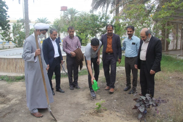 بمناسبت روز درختکاری با حضور مدیریت دانشگاه ، مسئولین و دانشجو معلمان دانشگاه فرهنگیان تعدادی نهال بصورت نمادین در محوطه پردیس شهید بهشتی دانشگاه فرهنگیان کاشته شد. 8