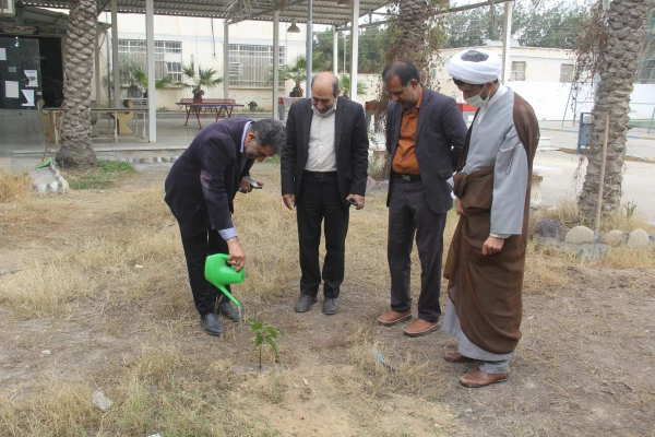 بمناسبت روز درختکاری با حضور مدیریت دانشگاه ، مسئولین و دانشجو معلمان دانشگاه فرهنگیان تعدادی نهال بصورت نمادین در محوطه پردیس شهید بهشتی دانشگاه فرهنگیان کاشته شد. 13