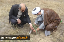 بمناسبت روز درختکاری با حضور مدیریت دانشگاه ، مسئولین و دانشجو معلمان دانشگاه فرهنگیان تعدادی نهال بصورت نمادین در محوطه پردیس شهید بهشتی دانشگاه فرهنگیان کاشته شد. 10