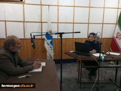 حضور دکتر بهرامشاهی، مدیریت امور پردیس های دانشگاه فرهنگیان هرمزگان و سرپرست بسیج اساتید استان، در ویژه برنامه رادیویی روز اسلام، مربوط به یوم الله قدس 